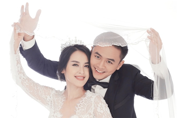 Ngày 7/11, Tú Vi và Văn Anh đã chính thức tổ chức đám cưới tại một nhà ở hàng ở TP HCM. - Tin sao Viet - Tin tuc sao Viet - Scandal sao Viet - Tin tuc cua Sao - Tin cua Sao
